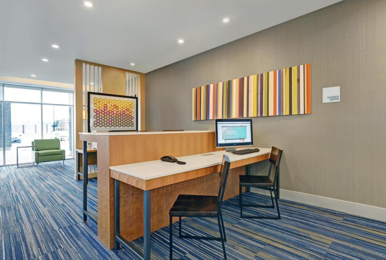 Holiday Inn Express & Suites - 埃尔金港 外观 照片
